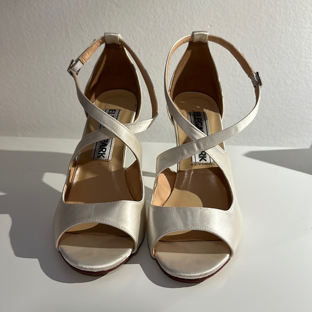 Elegant cream / white high heels